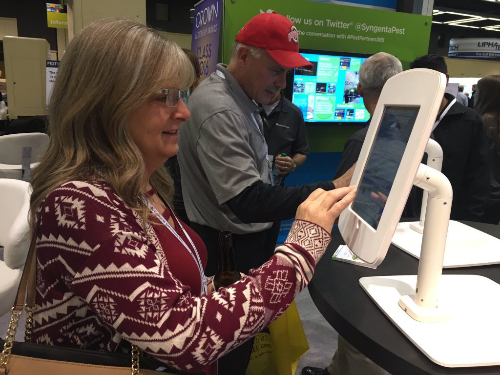 engage trade show attendees and capture lead info on iPad trade show games